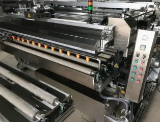 Машина за перење и сушење со хоризонтално изолирано стакло од 1600 mm