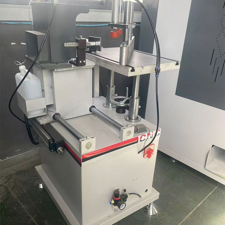 3 + 1 оска CNC алуминиумски крај глодање за термички прекин на прозорецот Mullion
