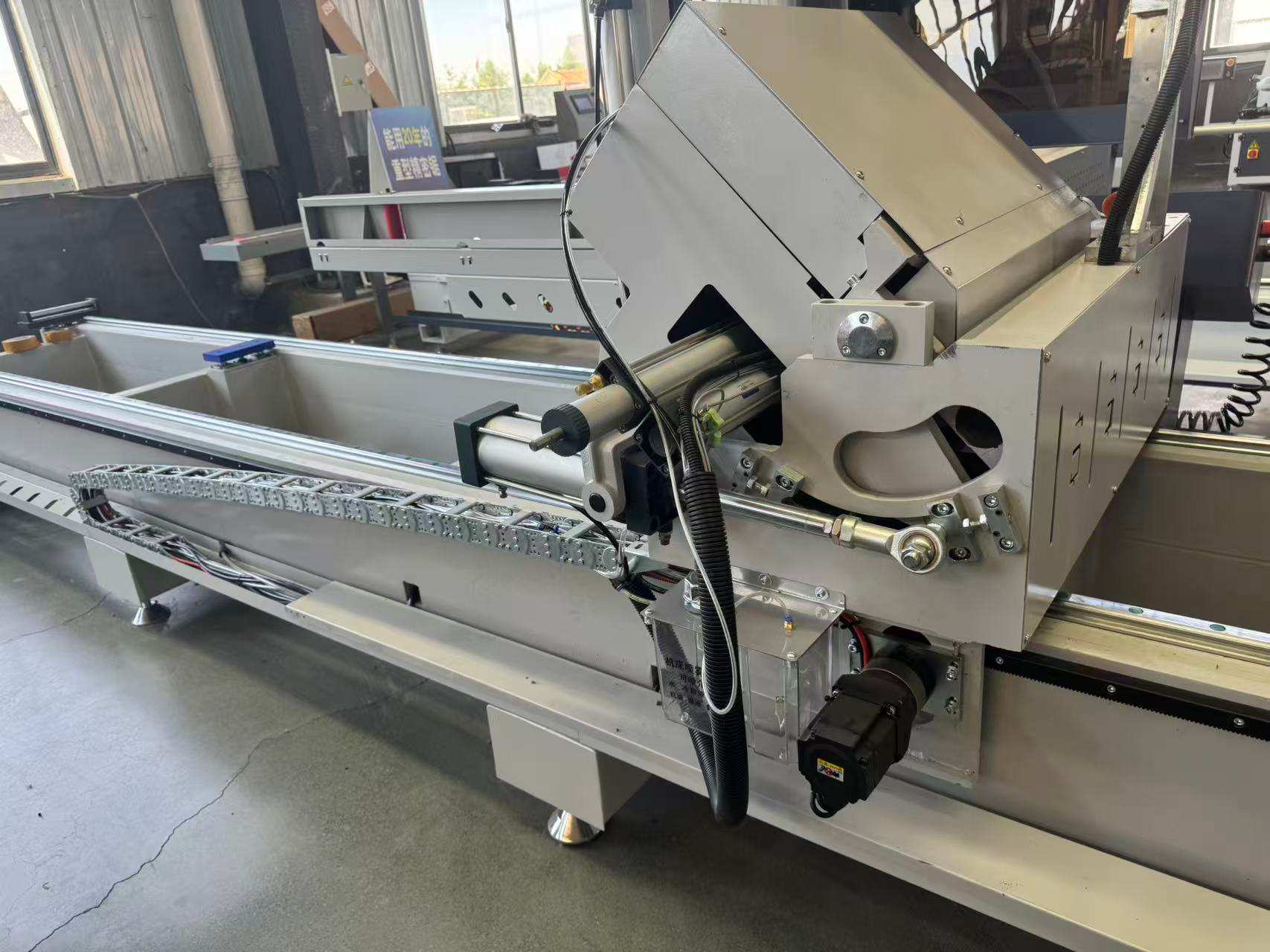 550 CNC надворешен стожер прецизна митра пила, 45 °/90