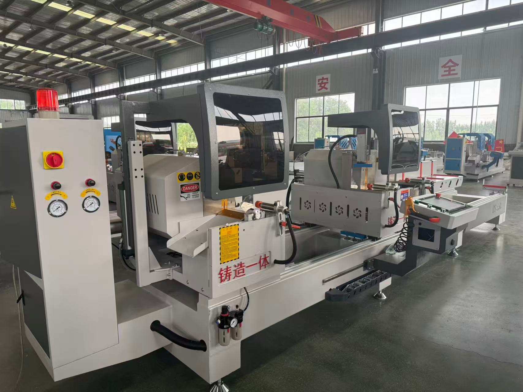550 CNC пила за прецизно сечење, фиксна должина, 45°/90°